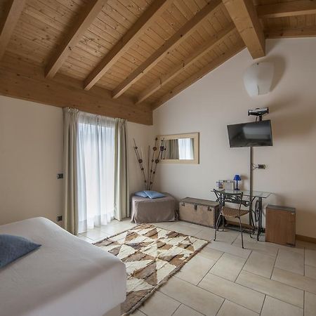 Hotel Villa Colico Buitenkant foto