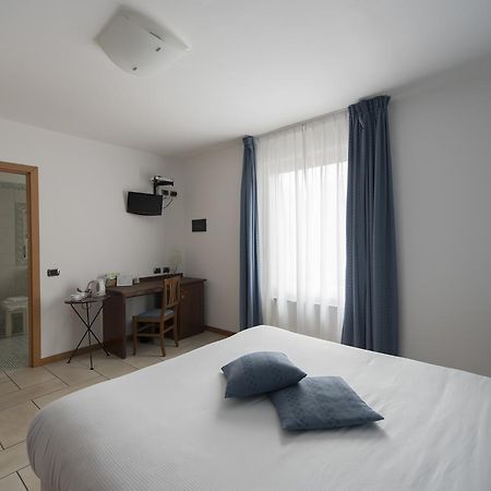 Hotel Villa Colico Buitenkant foto