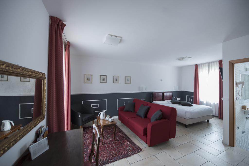 Hotel Villa Colico Buitenkant foto