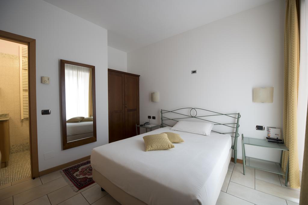 Hotel Villa Colico Buitenkant foto