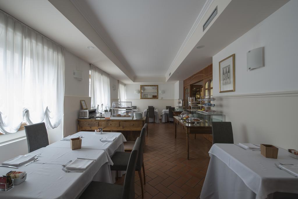 Hotel Villa Colico Buitenkant foto